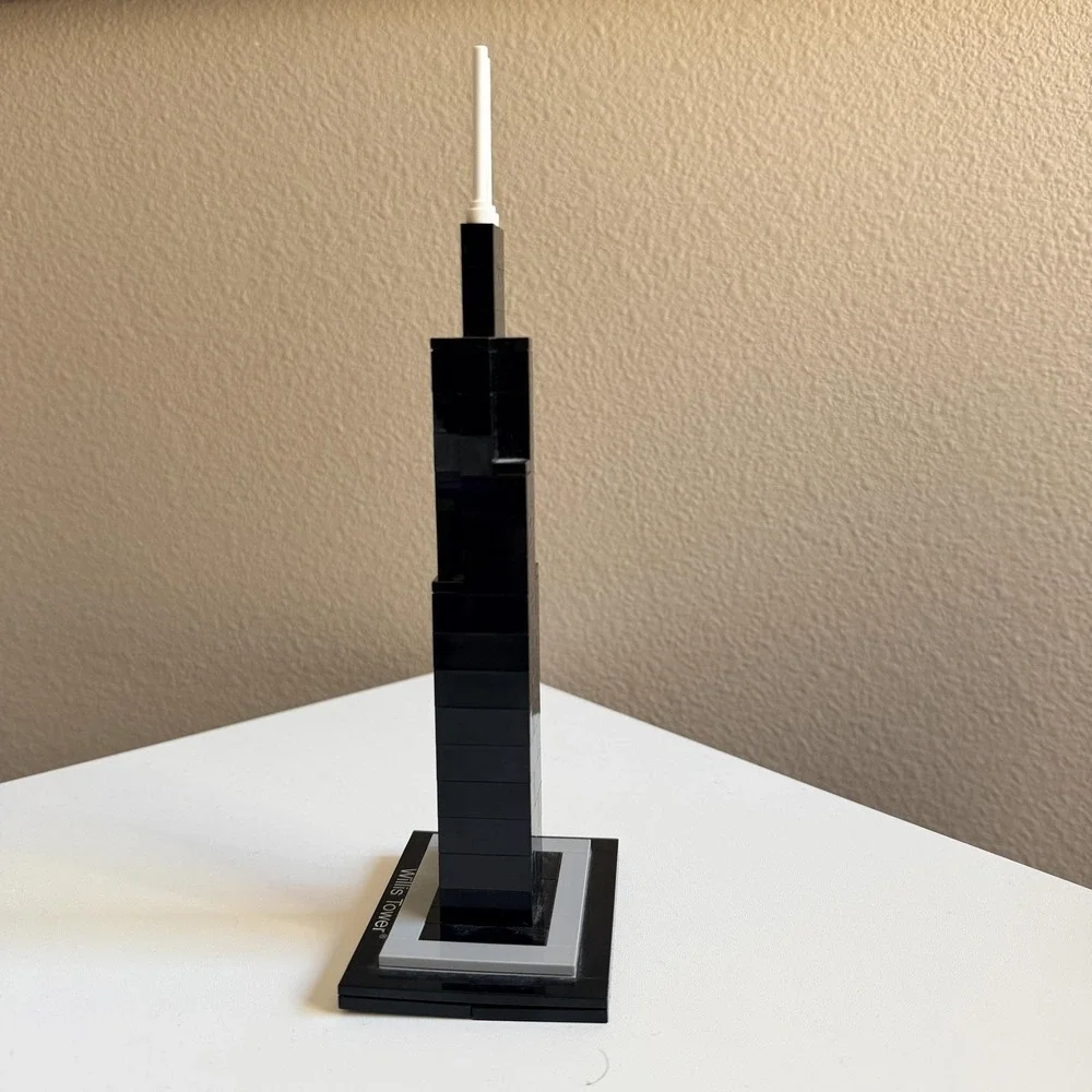 LEGO Architecture Willis Tower 21000 Chicago 100% Complete Retired 2011